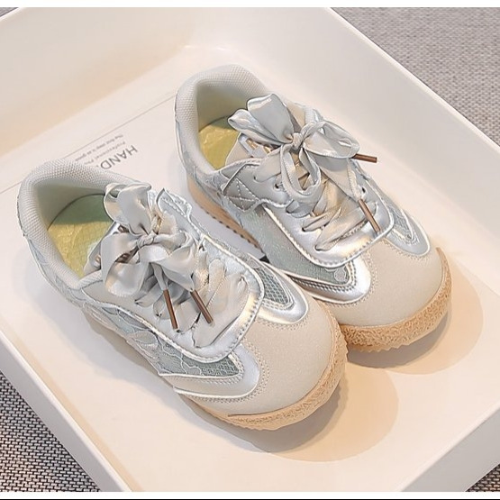 Family Travel Kids Casual Shoe - Outdoor Adventure Walks のレビューと価格